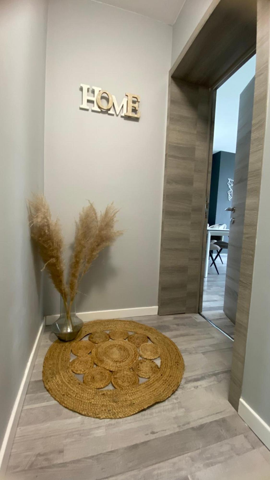 Next2Airport - Appartement House Of Lions Ransart Exterior foto